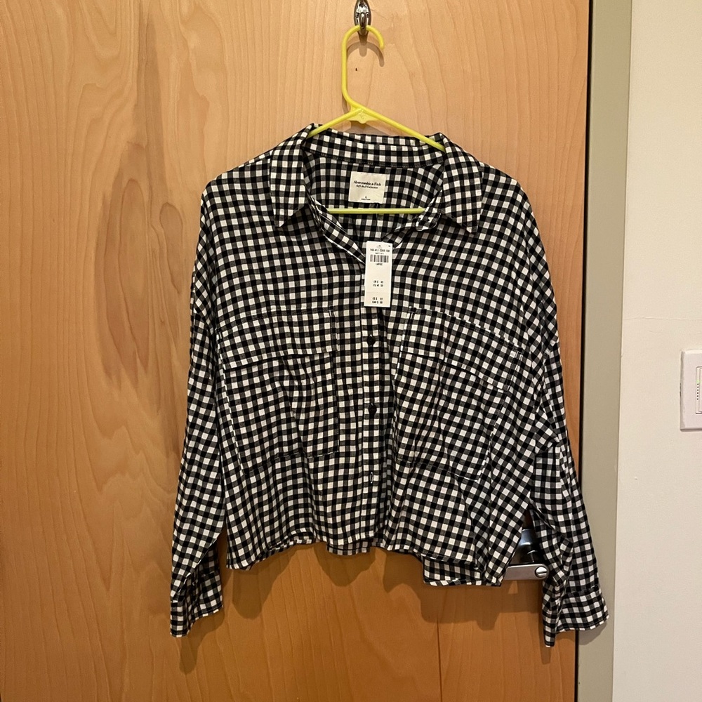 NWT Abercrombie & Fitch Cropped Button Up